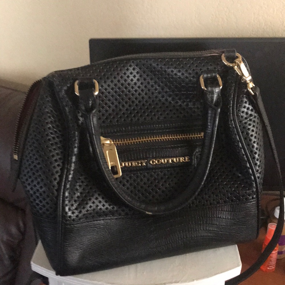 JUICY COUTURE W/MATCHING WALLET. Price is final